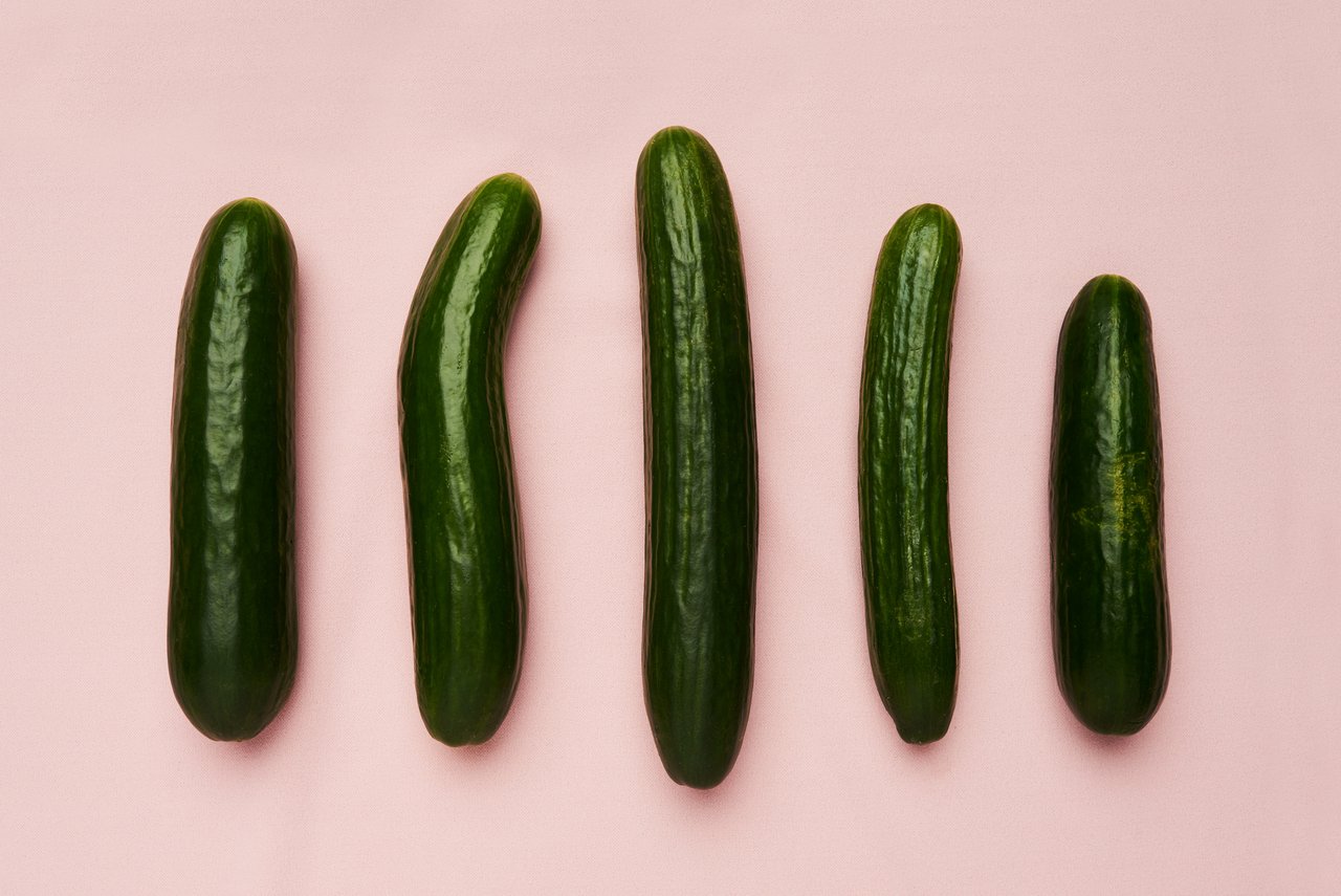 Komkommers als symbool voor verschillende penisvormen