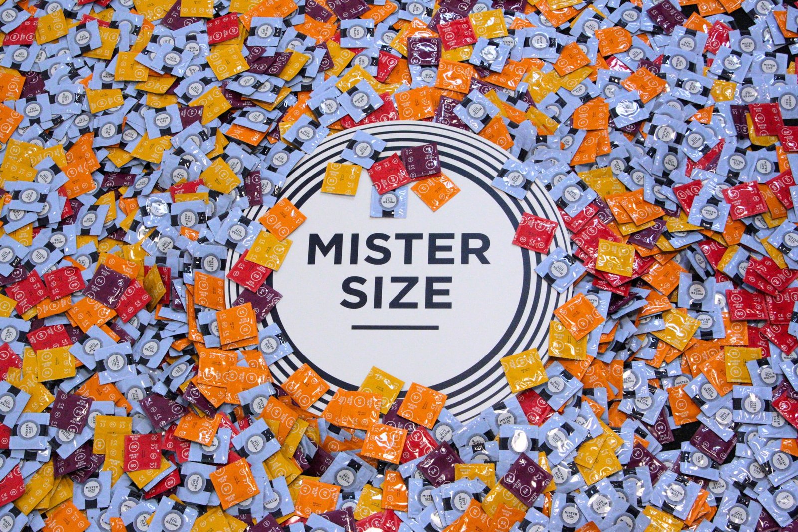 Différents préservatifs de Mister Size avec différentes largeurs nominales